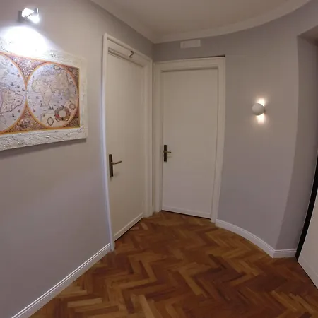 Athena Nocleg ze śniadaniem 4*